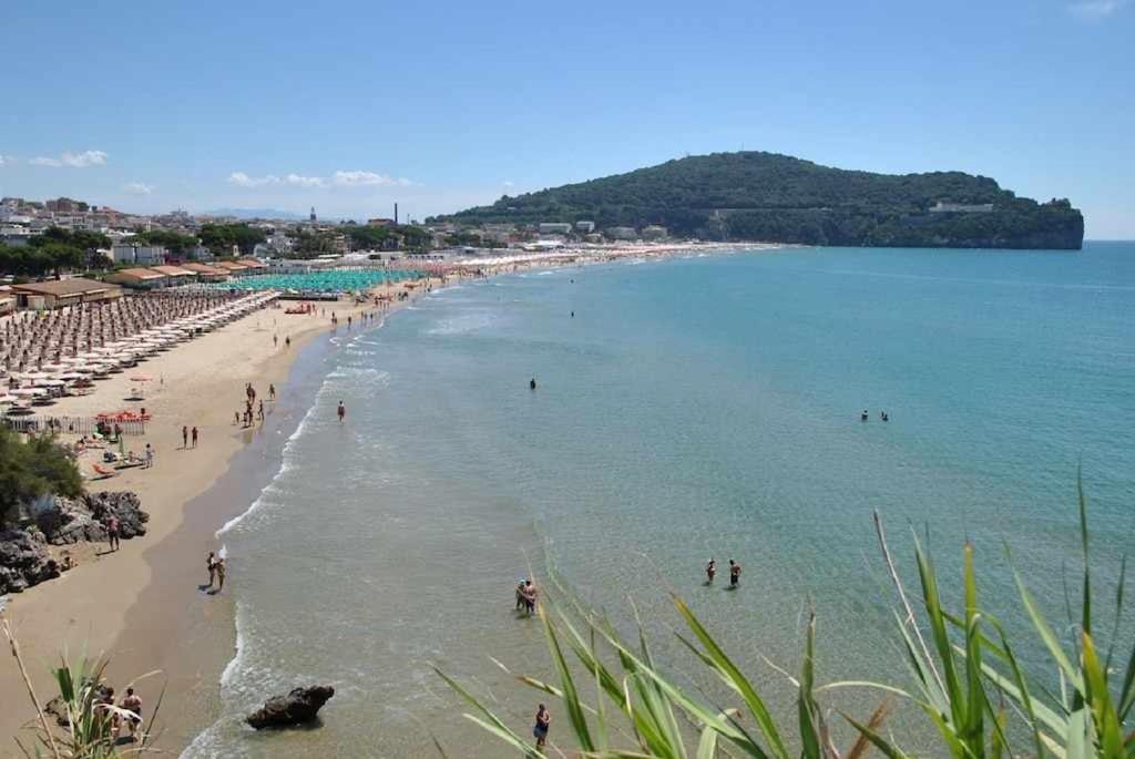 Apartmán Casa Dinky Attico Con Terrazza Vista Mare Formia Exteriér fotografie